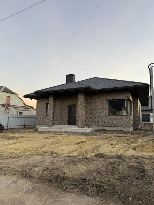 Новий сучасний одноповерховий будинок з терасою м Ковель 106 кв м