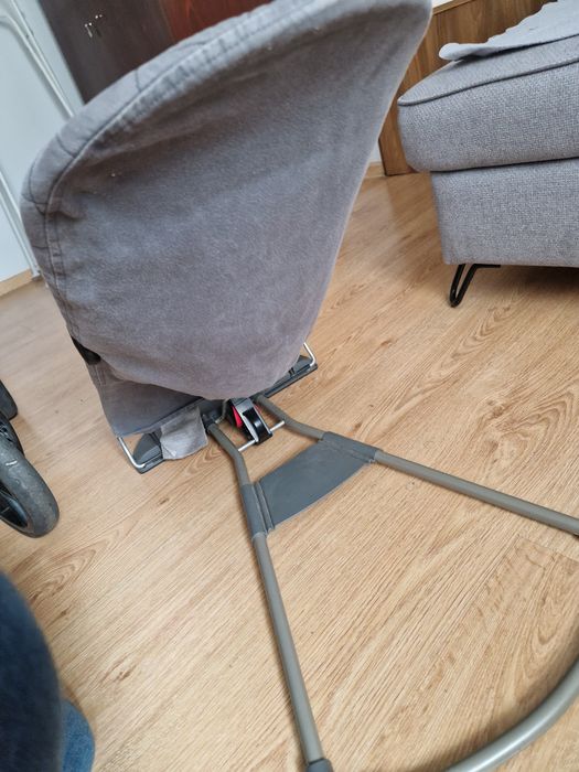 Bujak Babybjorn z zabawką