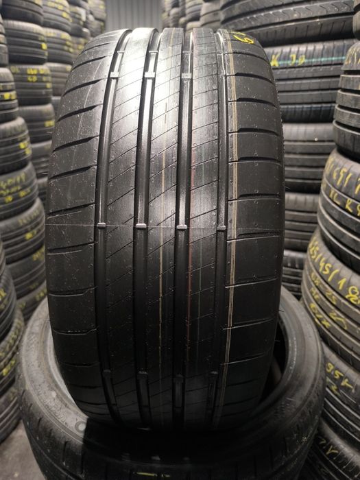 Opona Bridgestone Potenza S005 335/35/19 pojedynka