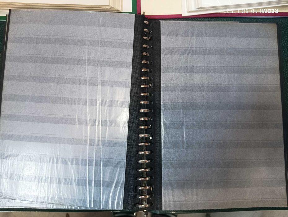 Stare klasery na znaczki - 3 sztuki - duże - 5,19 kg.