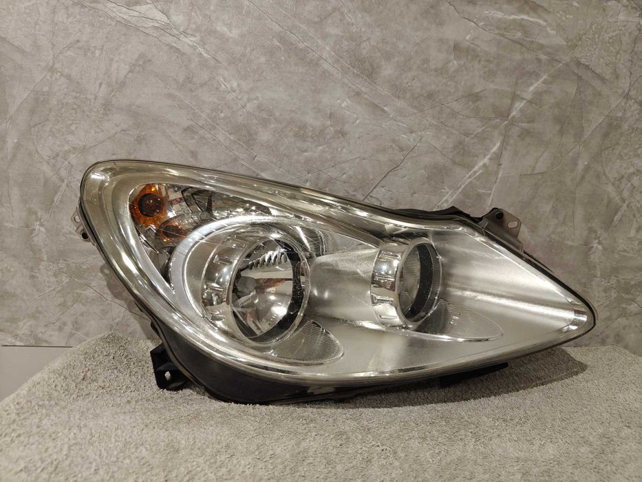 Lampa Prawy Przód Zwykła Opel Corsa D EUROPA