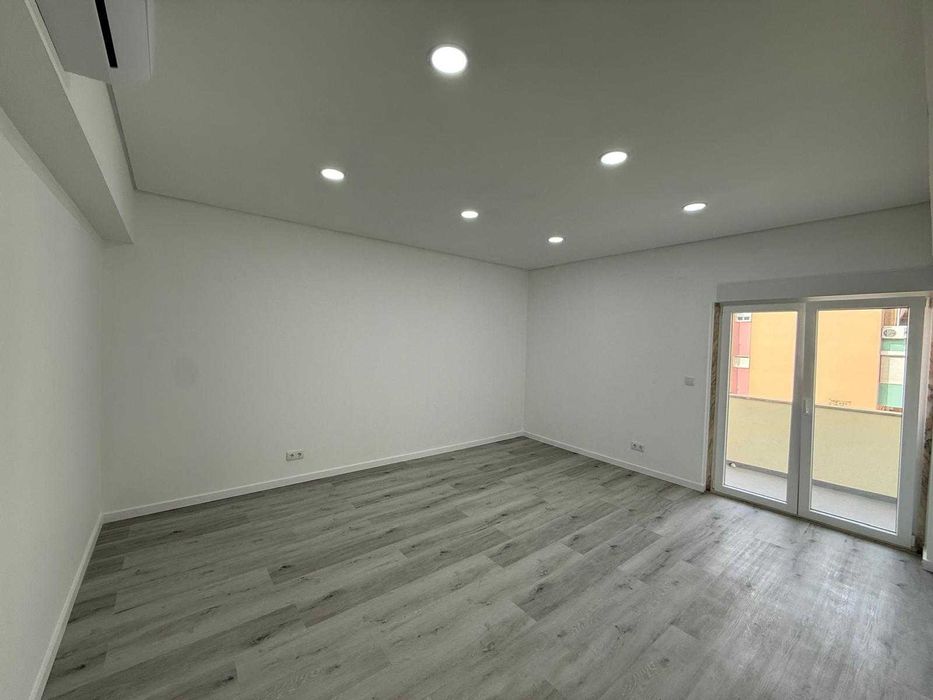 T3 Totalmente Remodelado com Vista Rio – Póvoa de Santa Iria