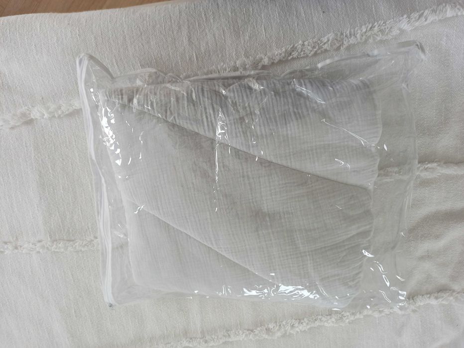 Muślinowa mata w kształcie liścia - off white