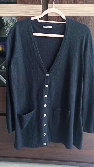 Włoski granatowym wełniany kardigan