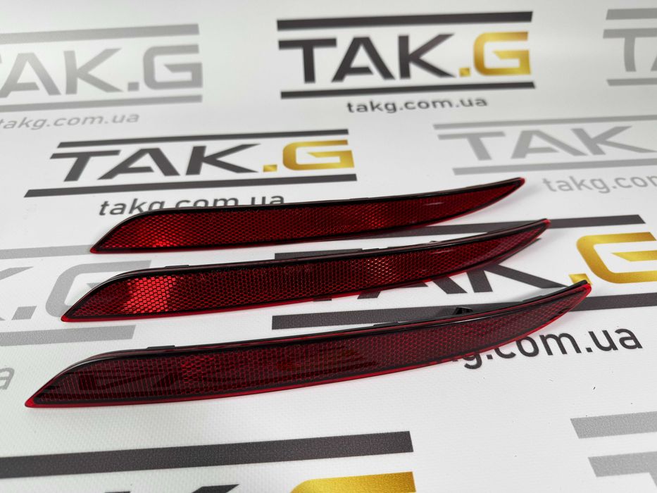 Катафот отражатель в бампери та крила Tesla Model 3 Y X