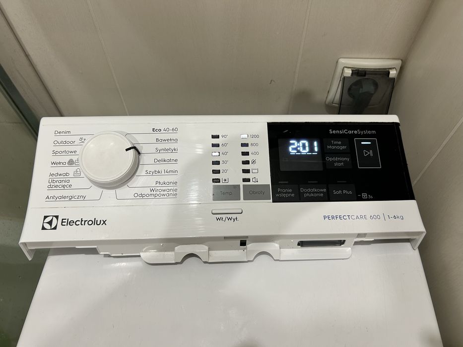 Electrolux PerfetCare 600 programator pralka