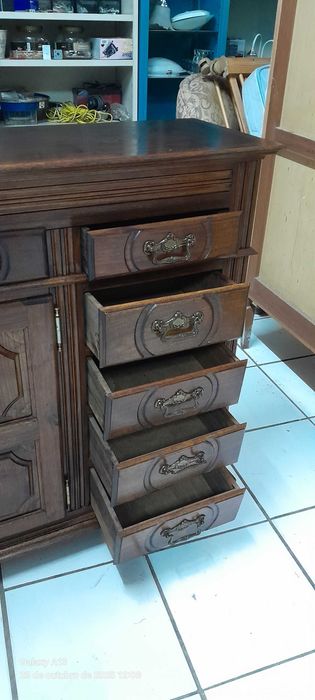 Móvel multiusos em madeira