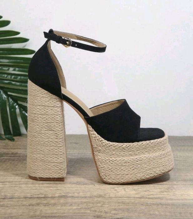 Piekne sandały platforma rozm. 41