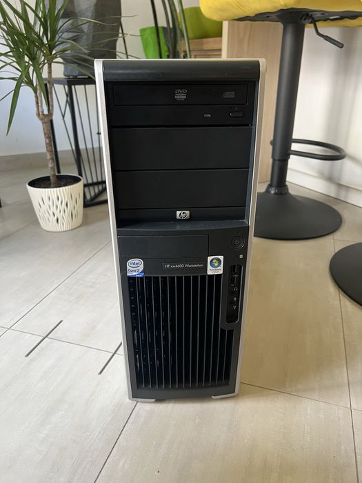 Komputer stacja robocza HP xw4600 / Core 2 Duo / Quadro FX 1800 / Na części lub do odratowania