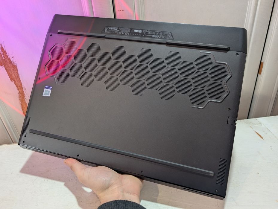 Dell Alienware M17 R3 i7-10750H_RTX2060_16/1Tbssb nvme