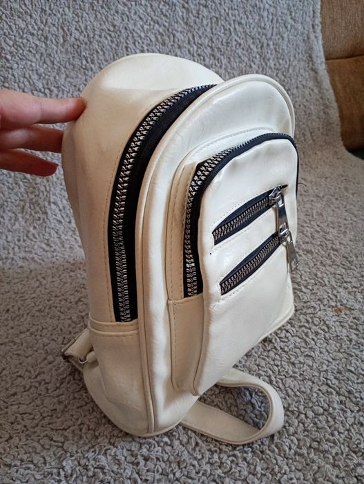 Plecak biały, mało używany