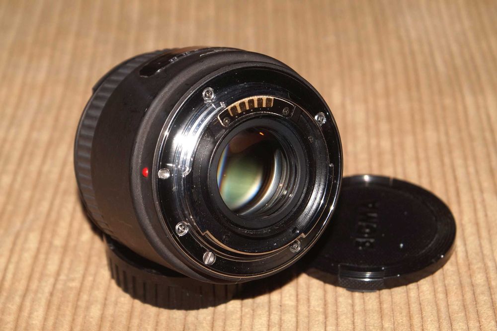 Sigma AF 28mm f/1.8 ~ для Sony