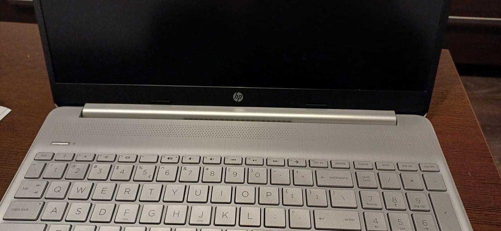 HP 15s Ryzen 7-5700/8GB/512/Win11
