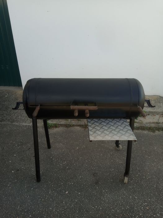 Grelhador churrasqueira fechado de botija