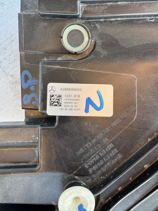 Фара права Mercedes EQS SUV 2023 2024 2025 америка