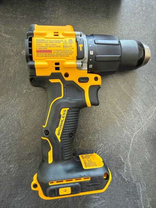 Набір Dewalt dck200d1p1 шуруповерт dcd799, імпакт dcf850 c зарядним і двома акумуляторами
