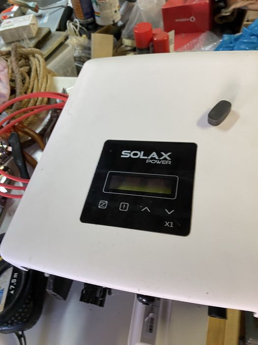 estrutura para paineis e inversor solax