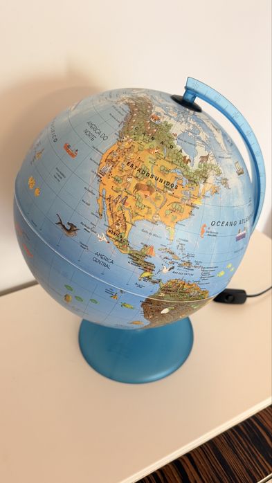 Globo Terrestre Infantil Educativo com Iluminação