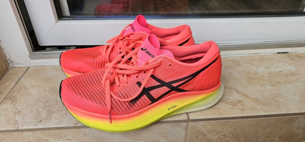 Asics Metaspeed Edgeu unisex rozmiar 40,5 wkładka  25,75cm używane