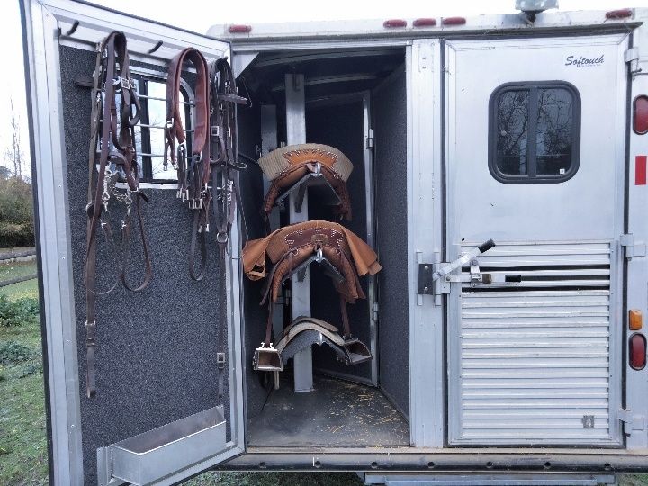 Atrelado/Reboque/Roulote  de cavalos (Softouch by Liberty Inc)