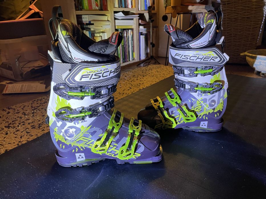 Buty narciarskie FISCHER Ranger 12 Vacum 37 (23,5)