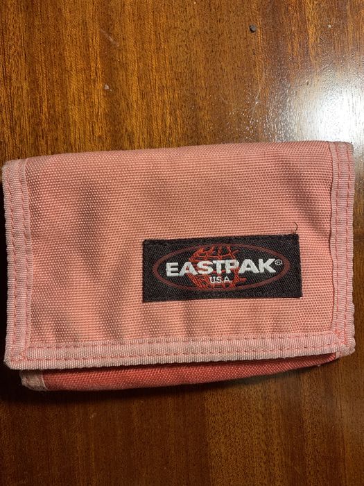 Carteira rosa Eastpak
