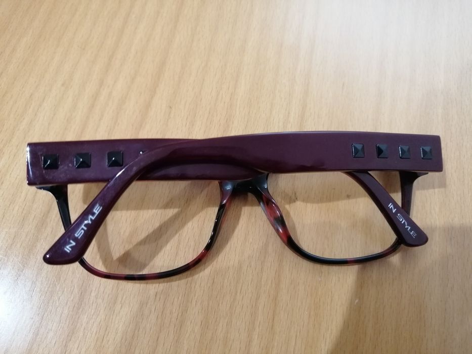 Vários óculos ótica e sol