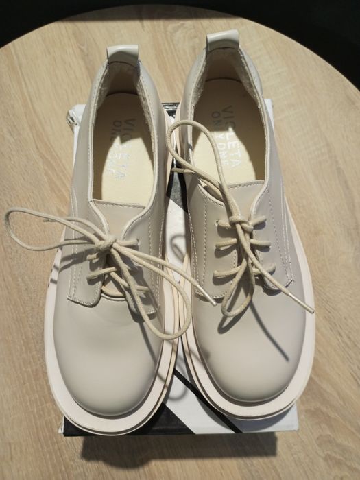 Новые женские туфли