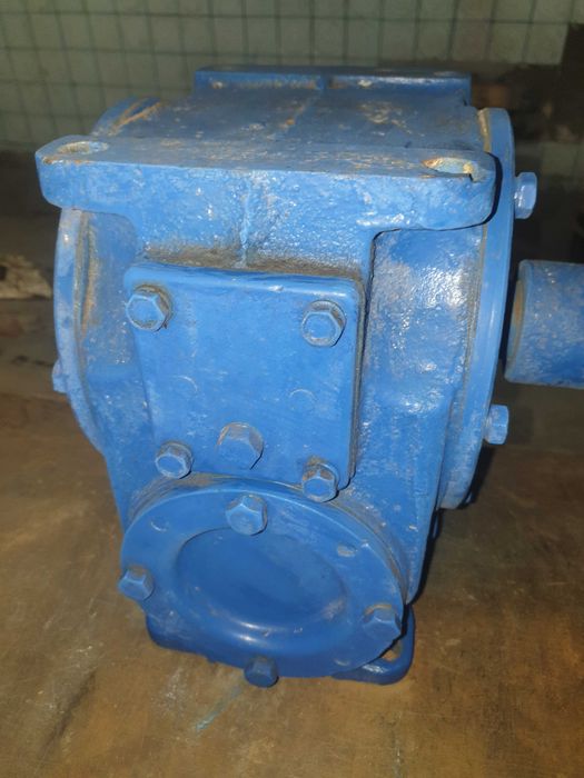 Редуктор. Редуктор червячный Ч-100. Редуктор общепромышленный