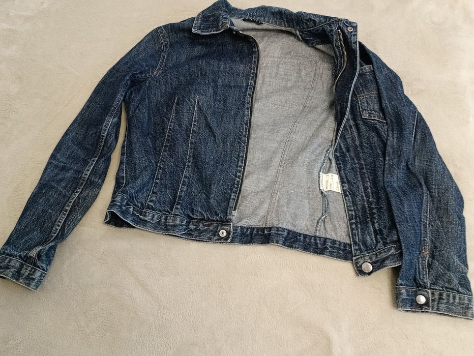Продам джинсову куртку жіночу