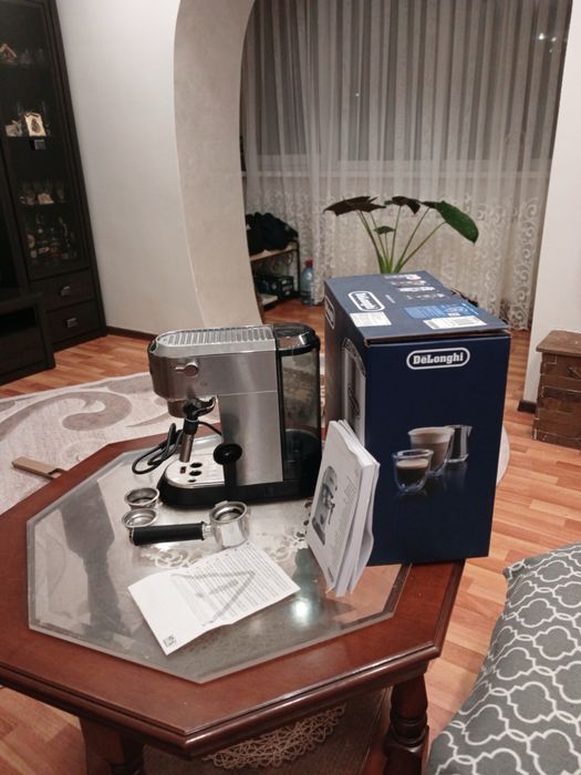 Кавоварка De’Longhi Dedica EC685