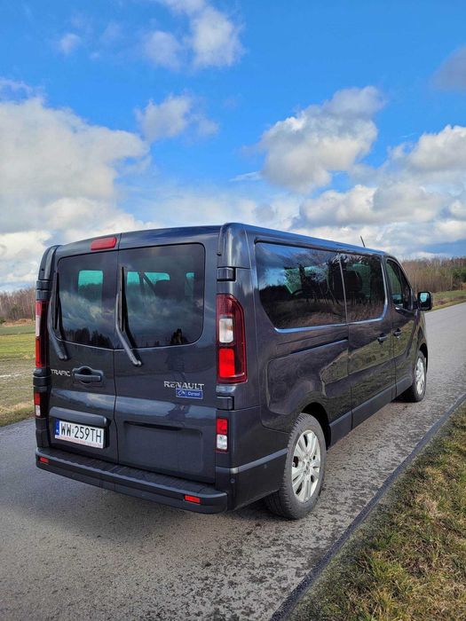 Wynajem busa 9-osobowy