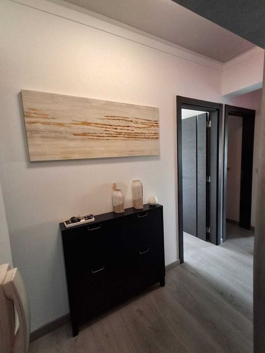 Incrível T2 Torre da Marinha junto ao Shopping e Comboios