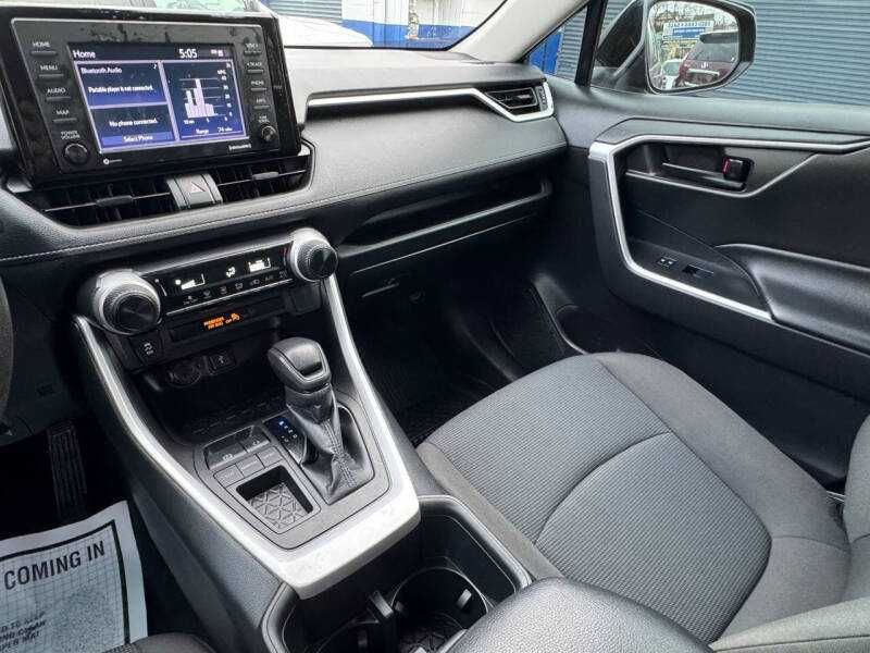 2022 Toyota RAV4 LE