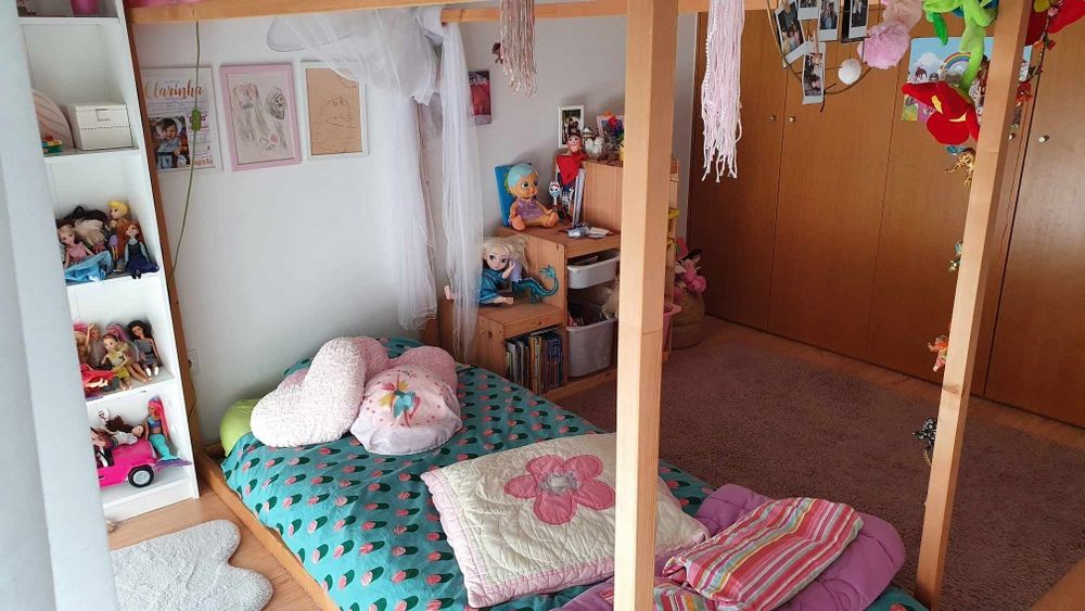 Estrutura de cama estilo Montessori