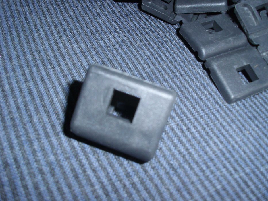 Ogrodzenie panelowe /Dystans  obejmy / książeczka fi 4