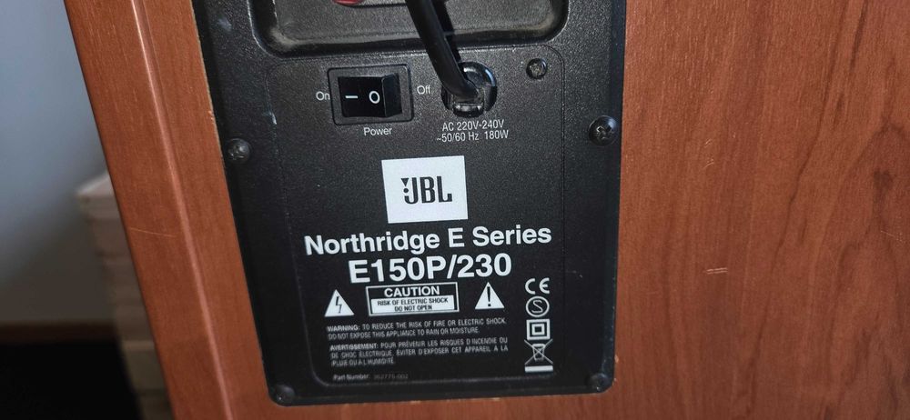 Subwoofer aktywny JBL E150P/230 - gra, ale do naprawy