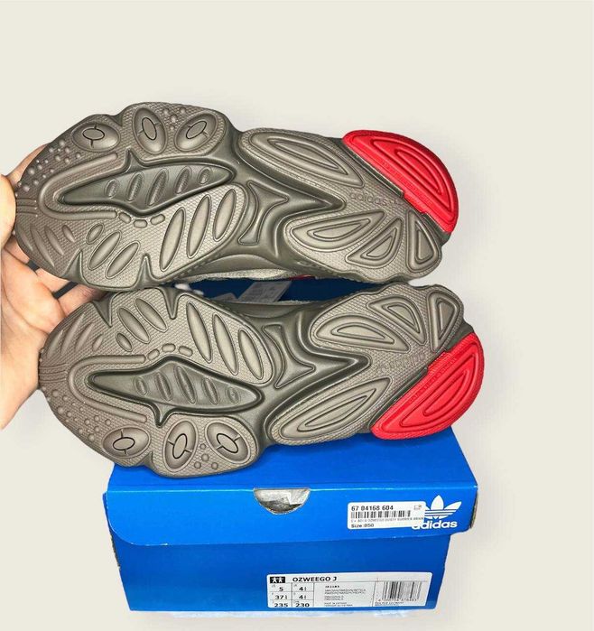 Кросівки Adidas жіночі Ozweego J сірі