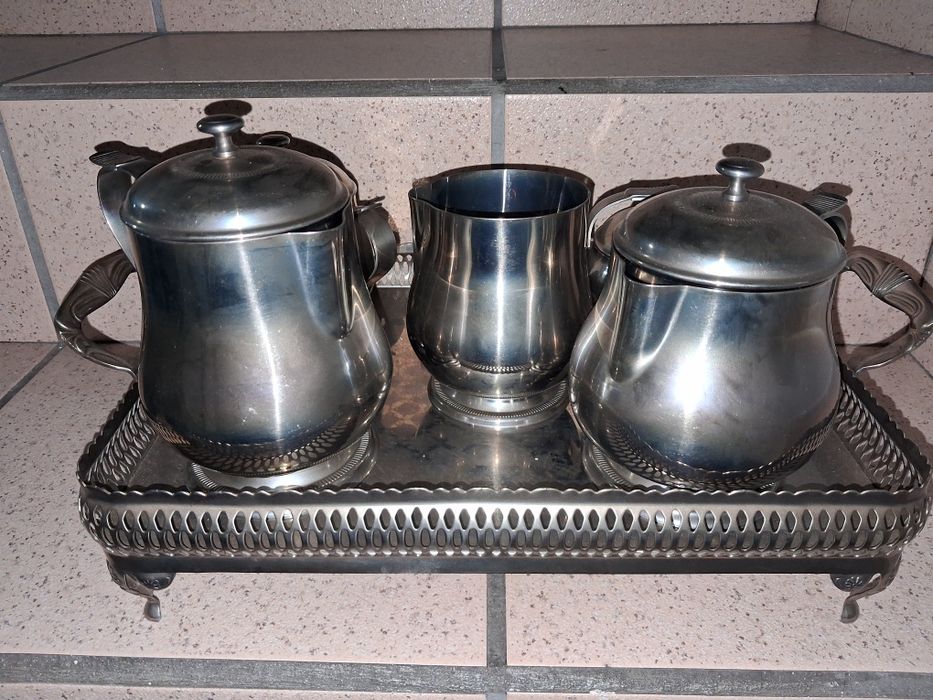 Conjunto 5 peças de Chá e tabuleiro