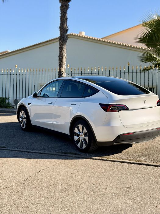 Tesla Model Y  RWD  - IVA Dedutivel