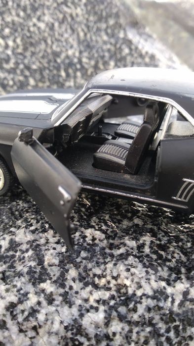 Модель машины Chevrolet (Chevy) Camaro 1969 1:36 13см CH554026 Инерцио