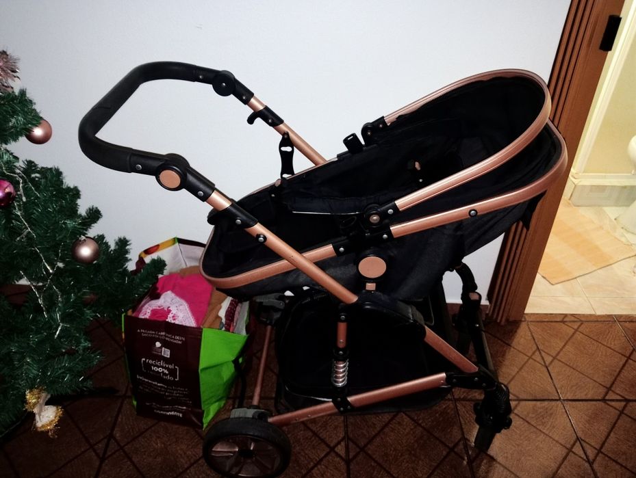 Carrinho de passeio de bebé