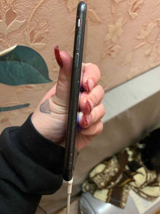Продаю iPhone7 на 32г памяти