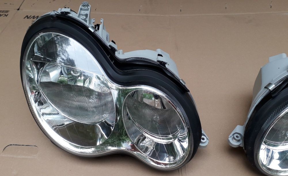 MERCEDES C KLASA W203 lift 2005 - lampa przednia lewa nowa idealna