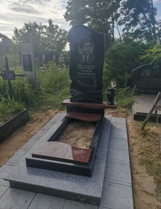 Виготовлення пам'ятників
