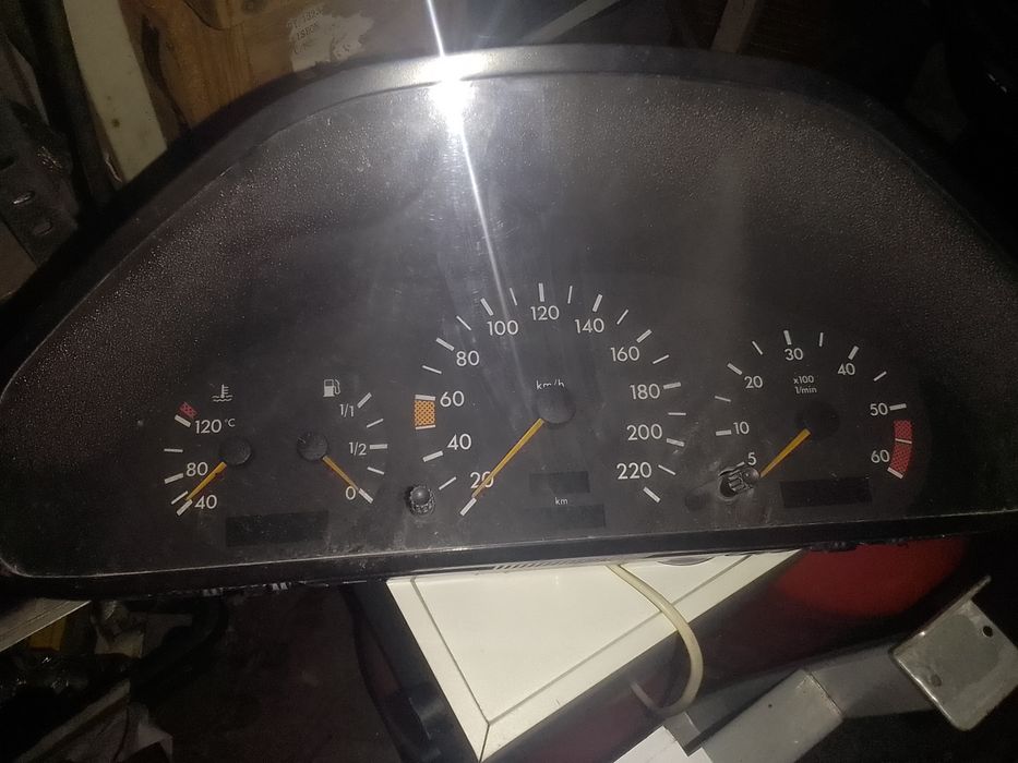 Cuadrande do Mercedes c220ano 99