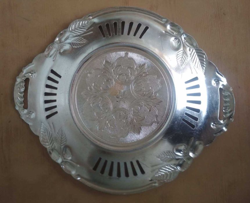 Блюдо металлическое, тарелка железная узорная СССР