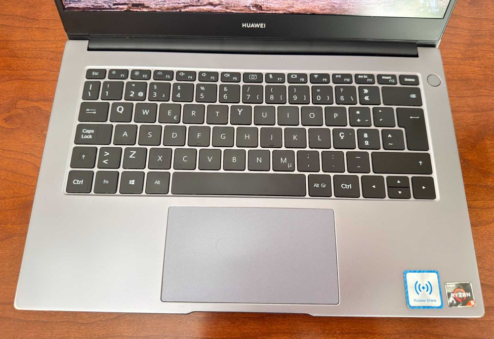 Huawei Matebook 14D|14"FullHD|Ryzen 5-3500u Quad Core|8G Ram|Ssd 256Gb