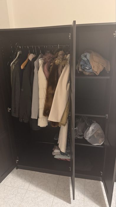 Guarda roupas como novo