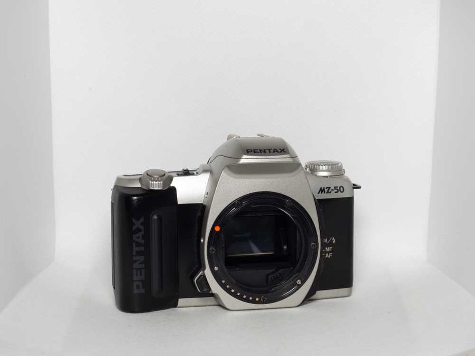 Máquina fotográfica analógica Pentax MZ-50 (Peças)